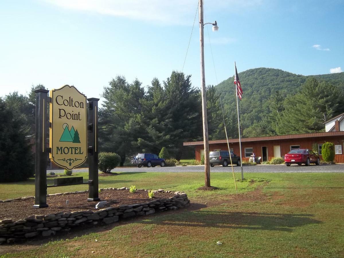 וולסבורו Colton Point Motel מראה חיצוני תמונה